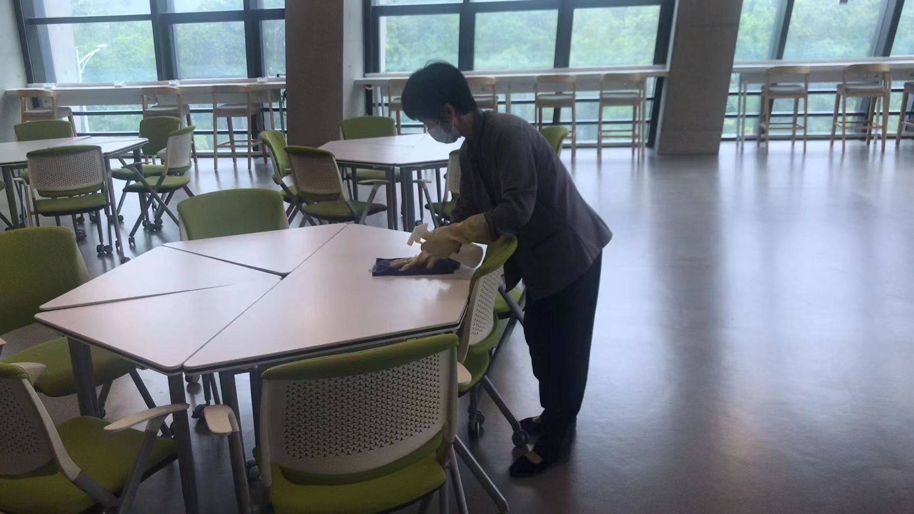 开荒保洁VS深度保洁如何选择